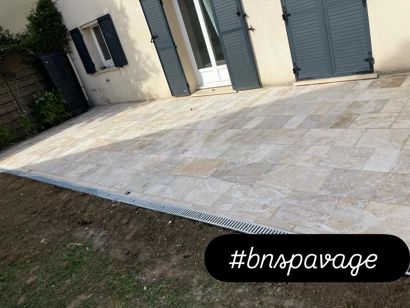 Terrasse en travertin